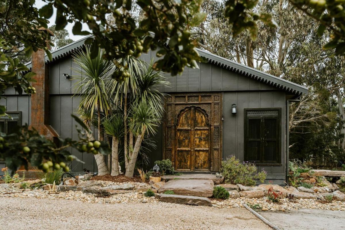 The Temple - Country Farm Retreat Villa Launching Place Exteriör bild