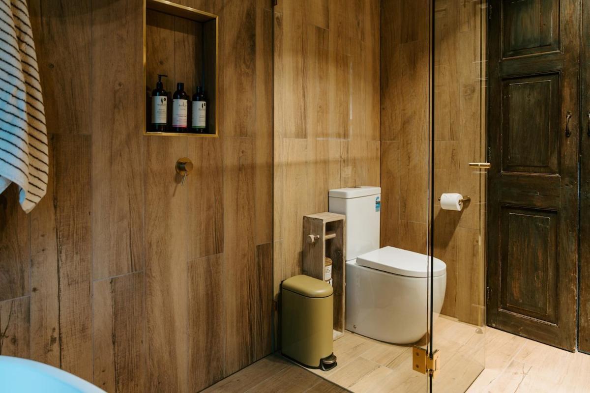 The Temple - Country Farm Retreat Villa Launching Place Exteriör bild