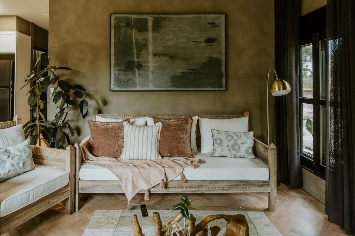 The Temple - Country Farm Retreat Villa Launching Place Exteriör bild
