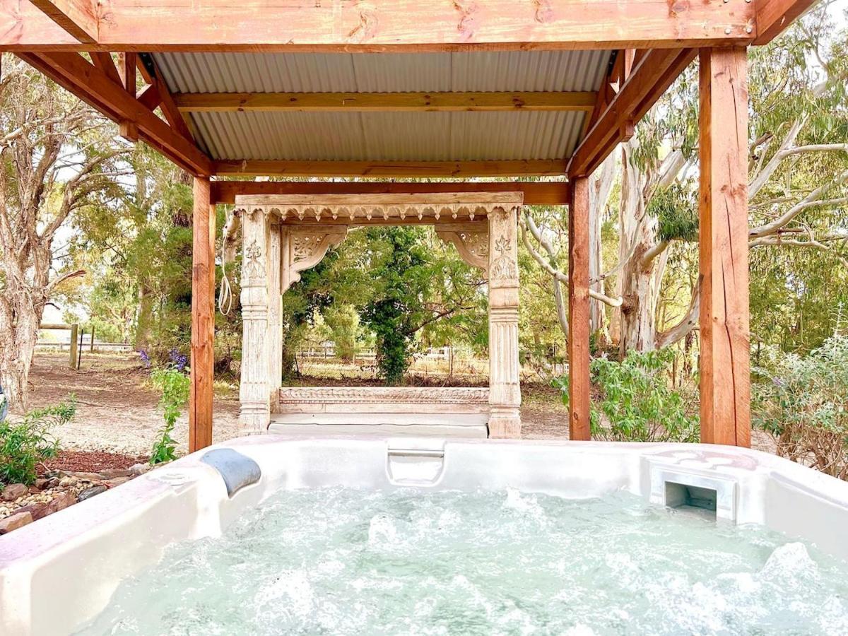 The Temple - Country Farm Retreat Villa Launching Place Exteriör bild