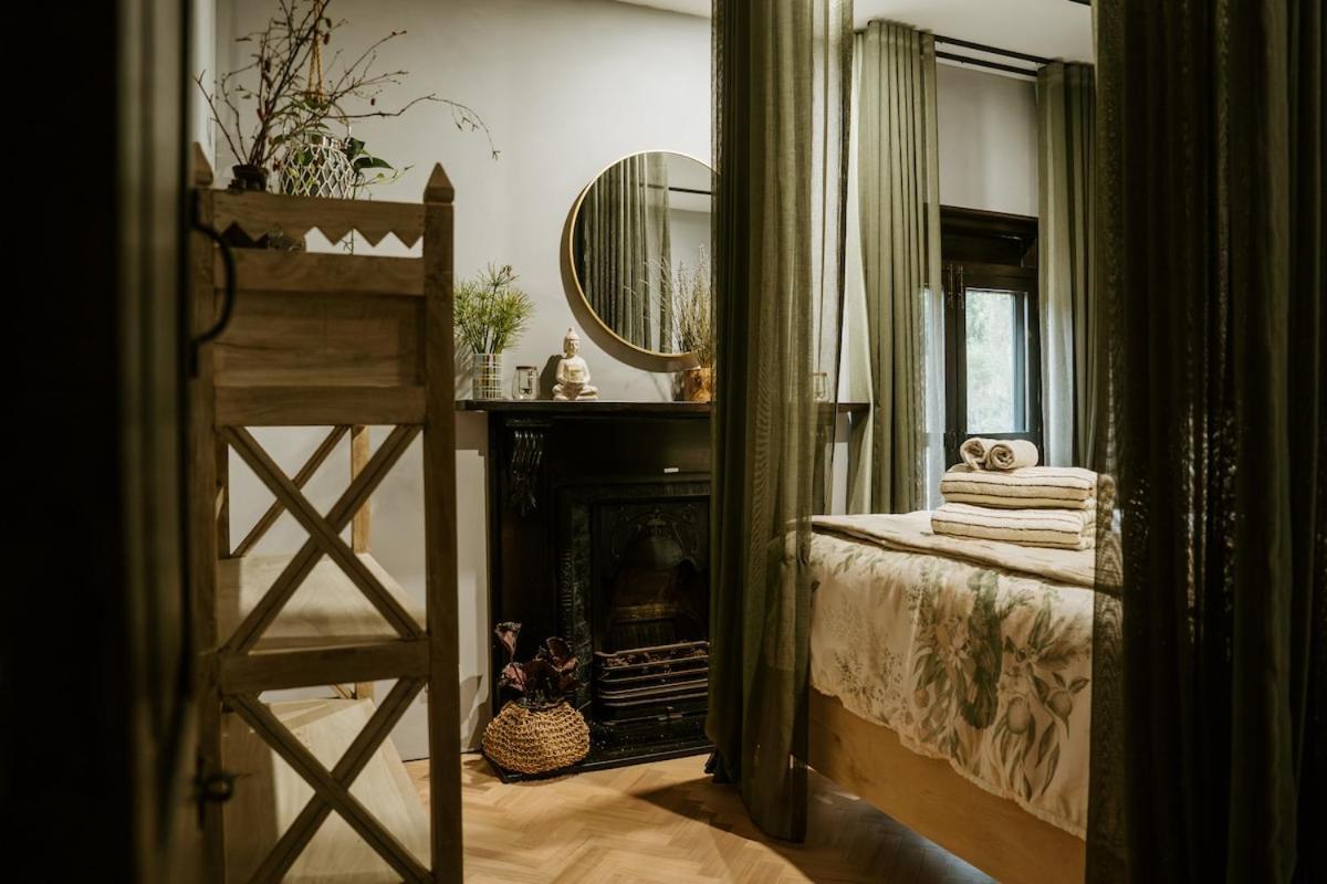 The Temple - Country Farm Retreat Villa Launching Place Exteriör bild